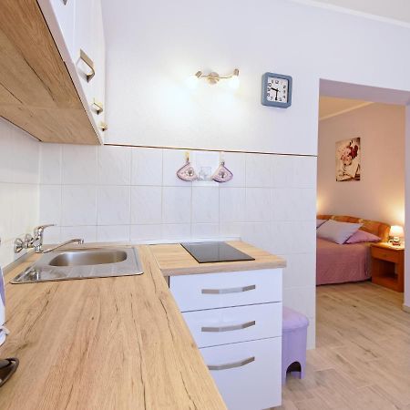 Apartments Marta By Rent Istria Novigrad Istria Buitenkant foto